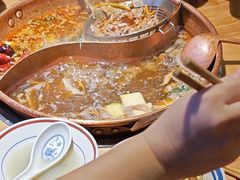 -洱火云南酸菜牛肉火锅(石景山当代商城店)