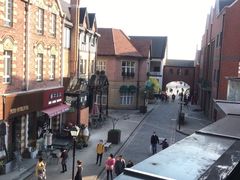 -钟书阁(松江泰晤士小镇店)