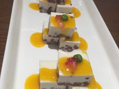 鲜奶红豆糕-北李妈妈菜·虾爬子大锅贴(贵和店)