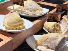 -雍容荟帝王蟹活龙虾展台自助(IFS黑金店)