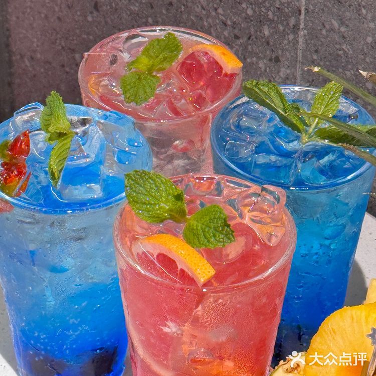 谁信啊，我竟然在烤串店里吃上烤活鳗了