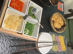 -得意咚瓜·顺德鱼生·冬瓜火锅(深圳首店)