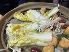 -聚汇三少·龙虾·中餐厅(莫邪路新天地店)