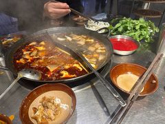 -鹿鸣山草本茶香火锅(园西路店)