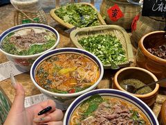 -云阿蛮云南生烫牛肉米线(奉贤路店)