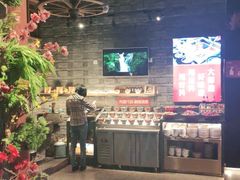 -老牌坊云南鱼豆花火锅(哈西万达店)