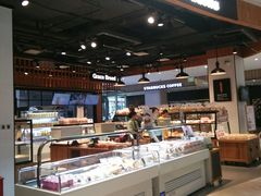 面包甜点陈列柜-格瑞思动物奶油生日蛋糕(圆融店)
