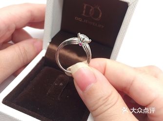 美腻到不行的小众设计款钻戒