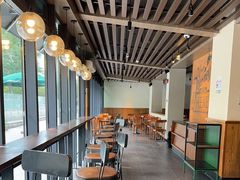 -星巴克(西藏路店)