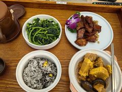 -雪梅月子中心(华侨城店)