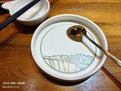 餐具摆设-云海肴·汽锅鸡·云南代表菜(天津国金汇店)