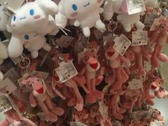 -名创优品(广州萝岗万达广场店)