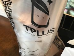 乌龙鲜奶茶-TPLUS茶家(上海商城南京西路店)