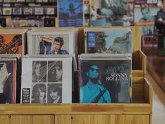 -麦田书店(国防路店)