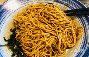 Nostalgic Benbang Yangchun Noodles