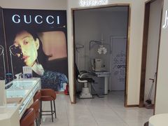 -J-Optical佳视明眼镜·蔡司视觉(青岛金茂览秀城店)