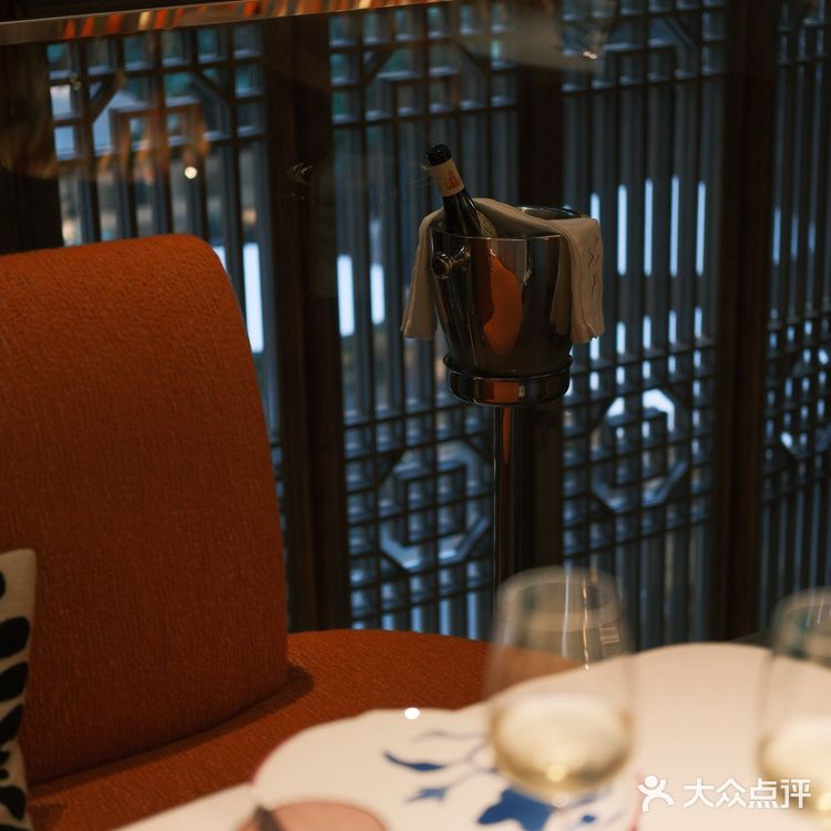 在成都遇见LV中国首家餐厅THE HALL