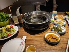 -明洞阿姨·韩式酱蟹烤肉·创意料理(三元桥店)