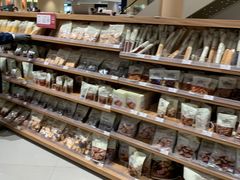 面包甜点陈列柜-七鲜超市(瑞虹天地太阳宫店)