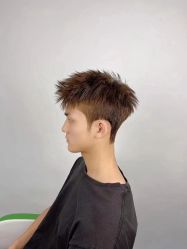 -苏豪路易士·嘉玛发廊
