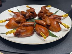玻璃脆皮乳鸽-Yan Ting 宴庭中餐厅(上海静安瑞吉酒店)