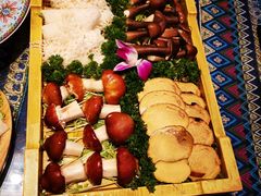 精品菌菇组合-慢丽江·云南野生菌土鸡锅(付家庄店)