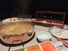 -左庭右院鲜牛肉火锅黑金店(陆家嘴中心店)