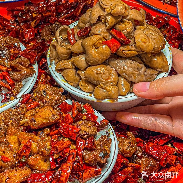 深圳这家肥肠煲吃一次就爱[爱心]上，我想天天来吃 