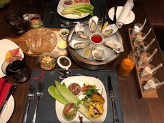 -恰餐厅及酒吧 CHAR Bar & Grill (北京丽都皇冠假日店)