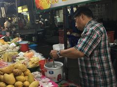 -芒果糯米饭摊子