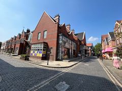 -钟书阁(松江泰晤士小镇店)