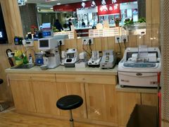 -MiRi眼镜连锁·蔡司·尼康控优点合作店(莘庄店)