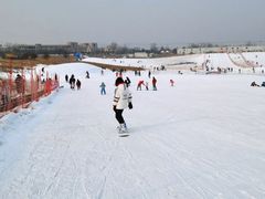 -华彬猛犸滑雪场