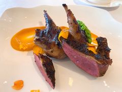 碳烤乳鸽，甜豆，旱金莲醋汁-Jean Georges