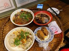 手工包的钟水饺-爆炸头阿姨小四川正宗川味小吃(无任何分店)