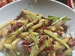 -老街烧烤大排档·地道湖北菜·龙虾馆(汉口火车站店)
