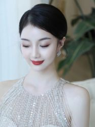 -不晚国际婚纱礼服