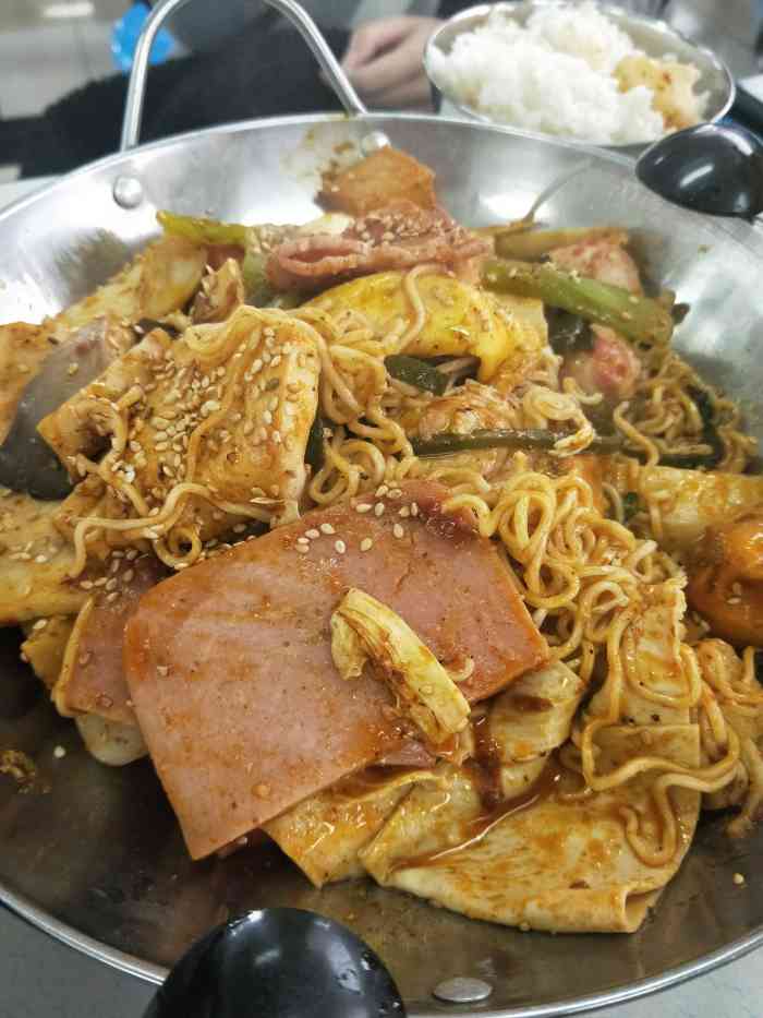 上海政法学院-学生餐厅-"学校食堂真的是超便宜还好好吃啊!一食堂的.