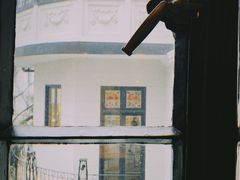 -Nathalie Djurberg与Hans Berg“牛皮纸包裹的月亮”-Prada荣宅当季展览