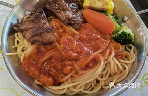 Tomato Sauce Steak Pasta