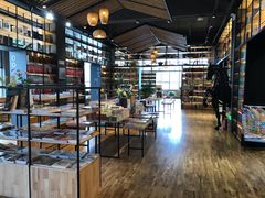 -新华书店(解放中路店)