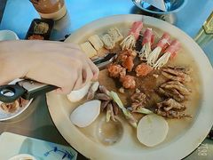 -冰冰龙虾·江湖菜·花园江景餐厅