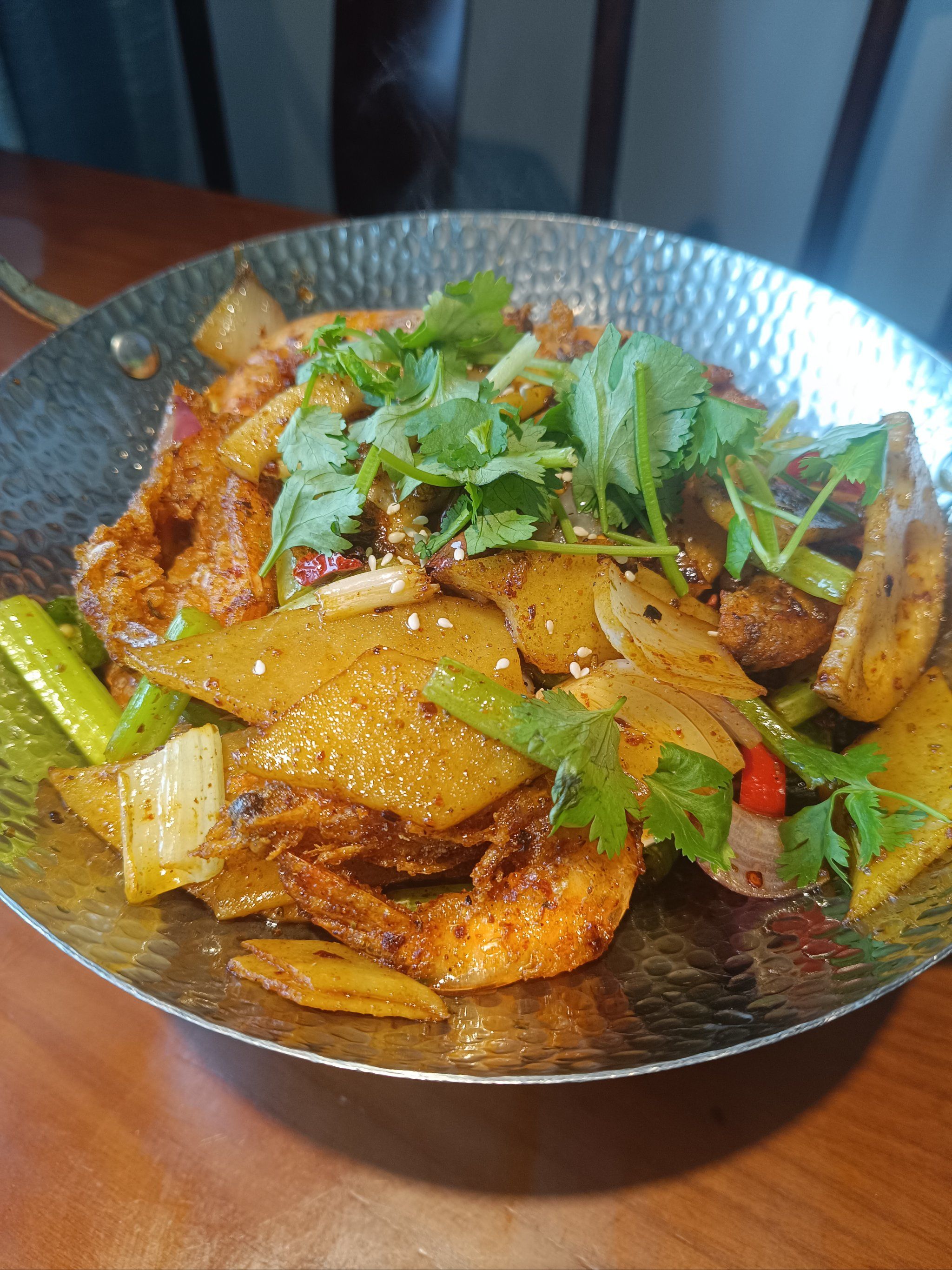嘉定丰庄这家餐厅出品的"干锅菜"有镬气味浓厚