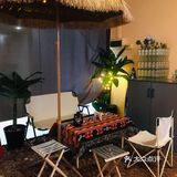 店面装修是圣诞的气息了，这个天气坐里面很暖和