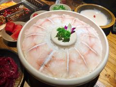 -老牌坊云南鱼豆花火锅(哈西万达店)