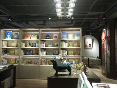 -光海书局(南京东路第一百货店)