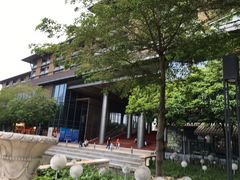 -URBAN REVIVO(欢乐海岸购物中心店)