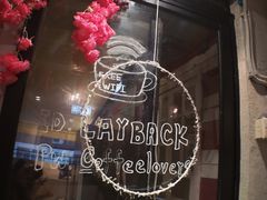 -layback cafe & bar