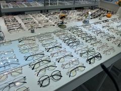 -潘多拉眼镜·蔡司依视路明月(潘家园店)