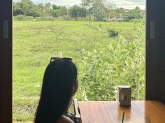 -Chom Cafe and Restaurant